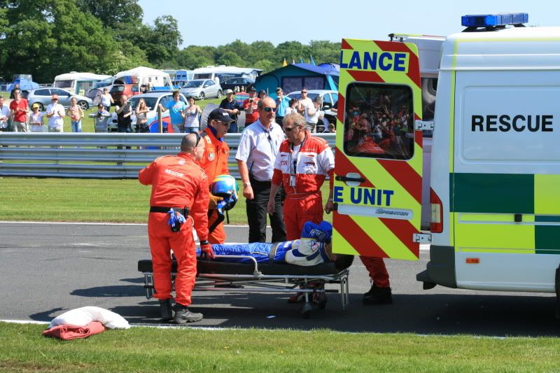 Oulton Park 09 Carl Breeze Mark Proctor Crash My pics Page 1